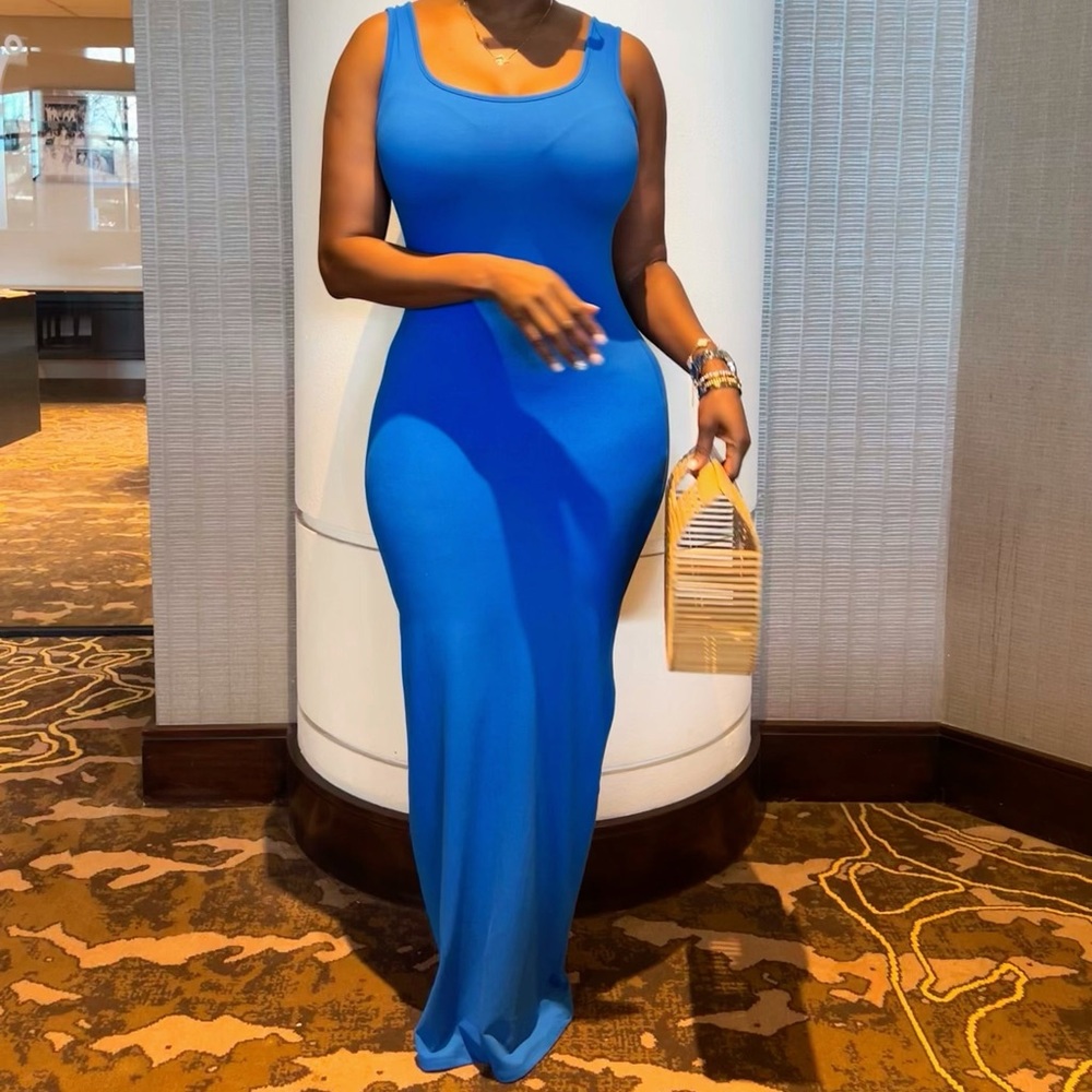 Maxi Dresses - Picture 4 of 5